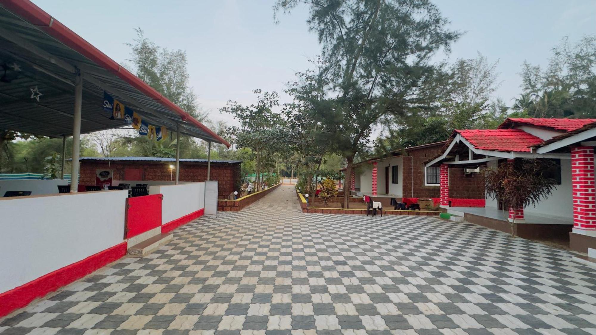 White Sand Beach Stay Resort Kumta Exteriör bild